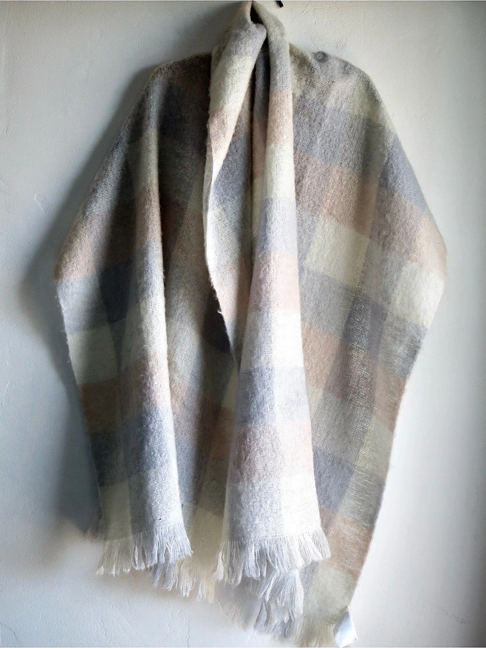 H&M Oversized Thick Plaid Scarf in Cream, Pink, & Blue Like New
